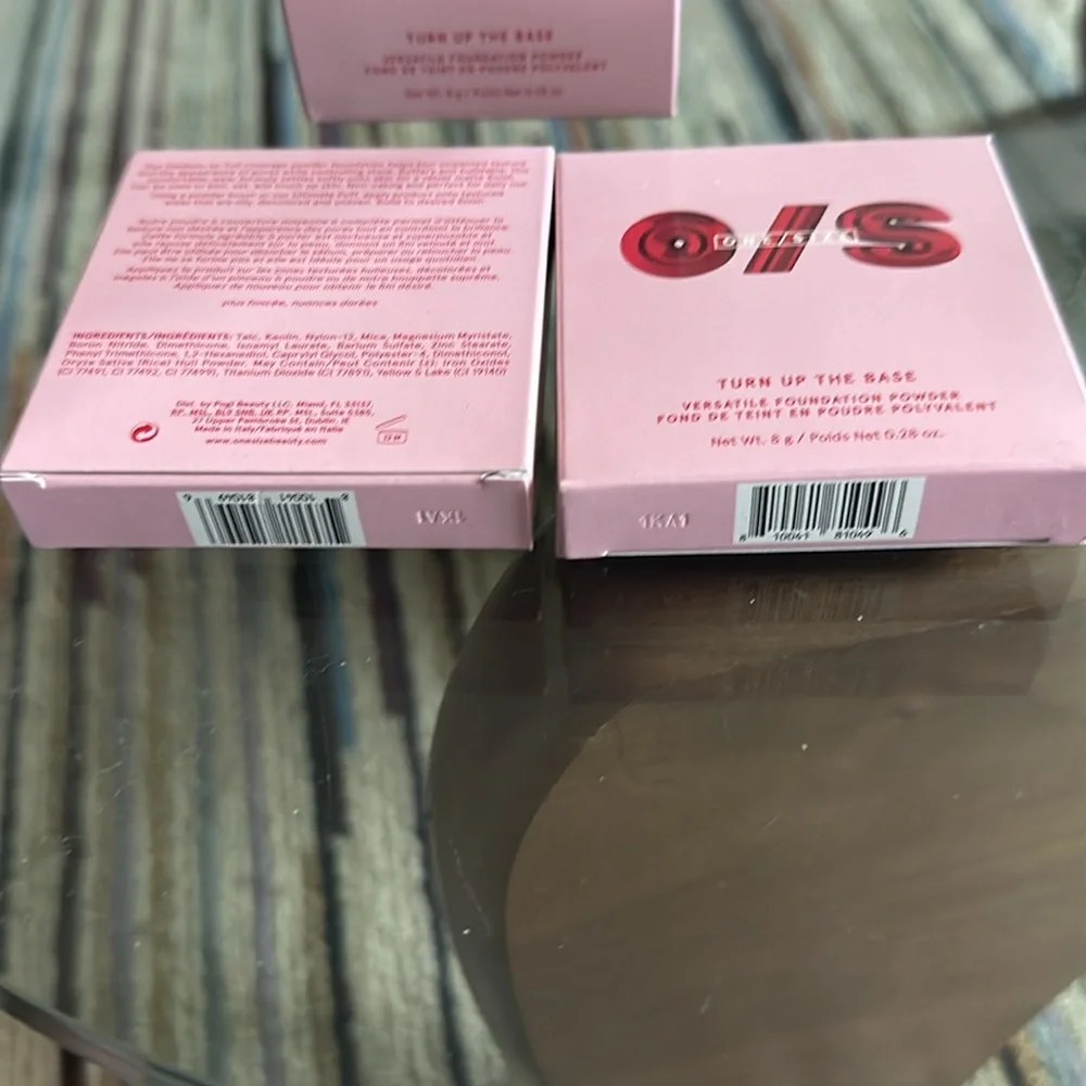 One Size O/S Powder Foundation Dark 4 Turn Up The Base